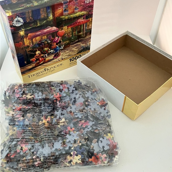 Mickey and Minnie Sweetheart Cafe THOMAS KINKADE 1000 Piece Jigsaw Puzzle NEW - Picture 4 of 15